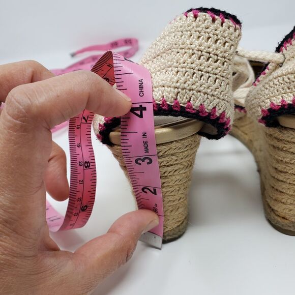 Via Spiga Lenox Crochet Wedges - Picture 4 of 8
